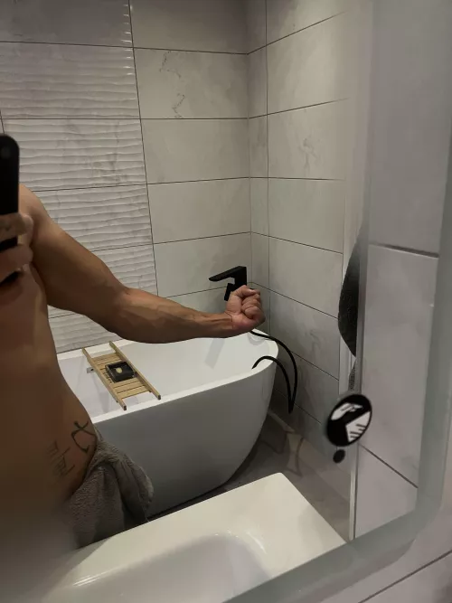 Post shower … by Henderson_98