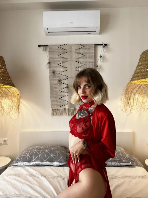 Red underwear, more pleasant to take off by kaya_foxy