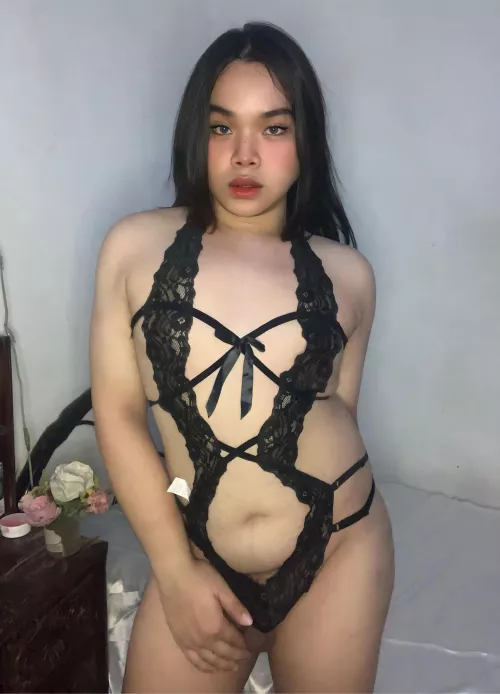Say ‘HI’ id you accept dick pics from asian trans girl by larisapressman