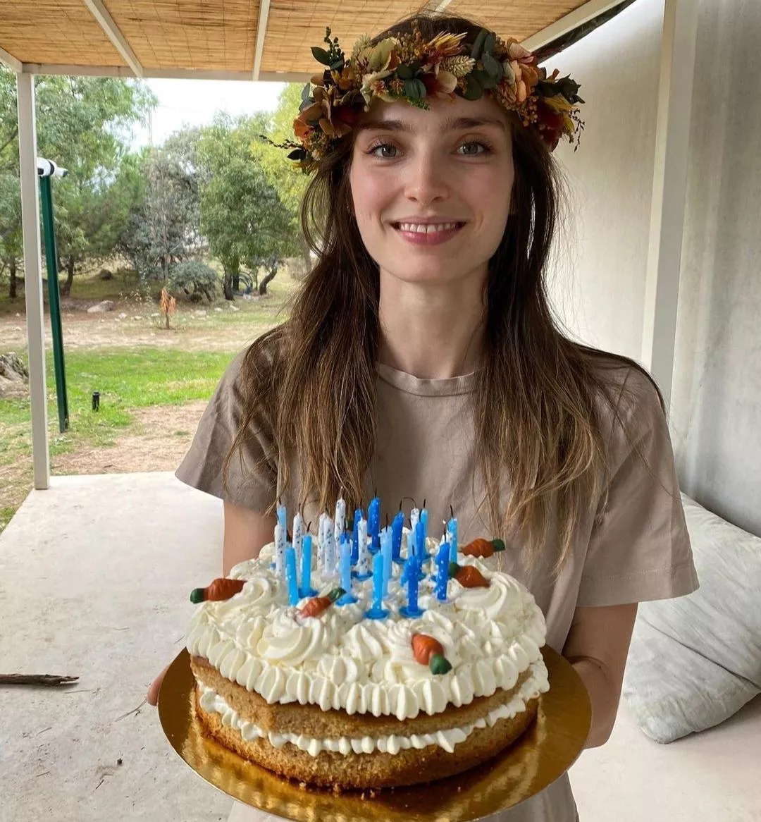 Spanish women Paula W. posted by cliptemnestra