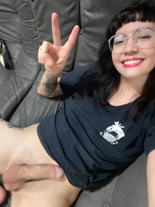 Suck my cock while I watch tv by bicuriousass22