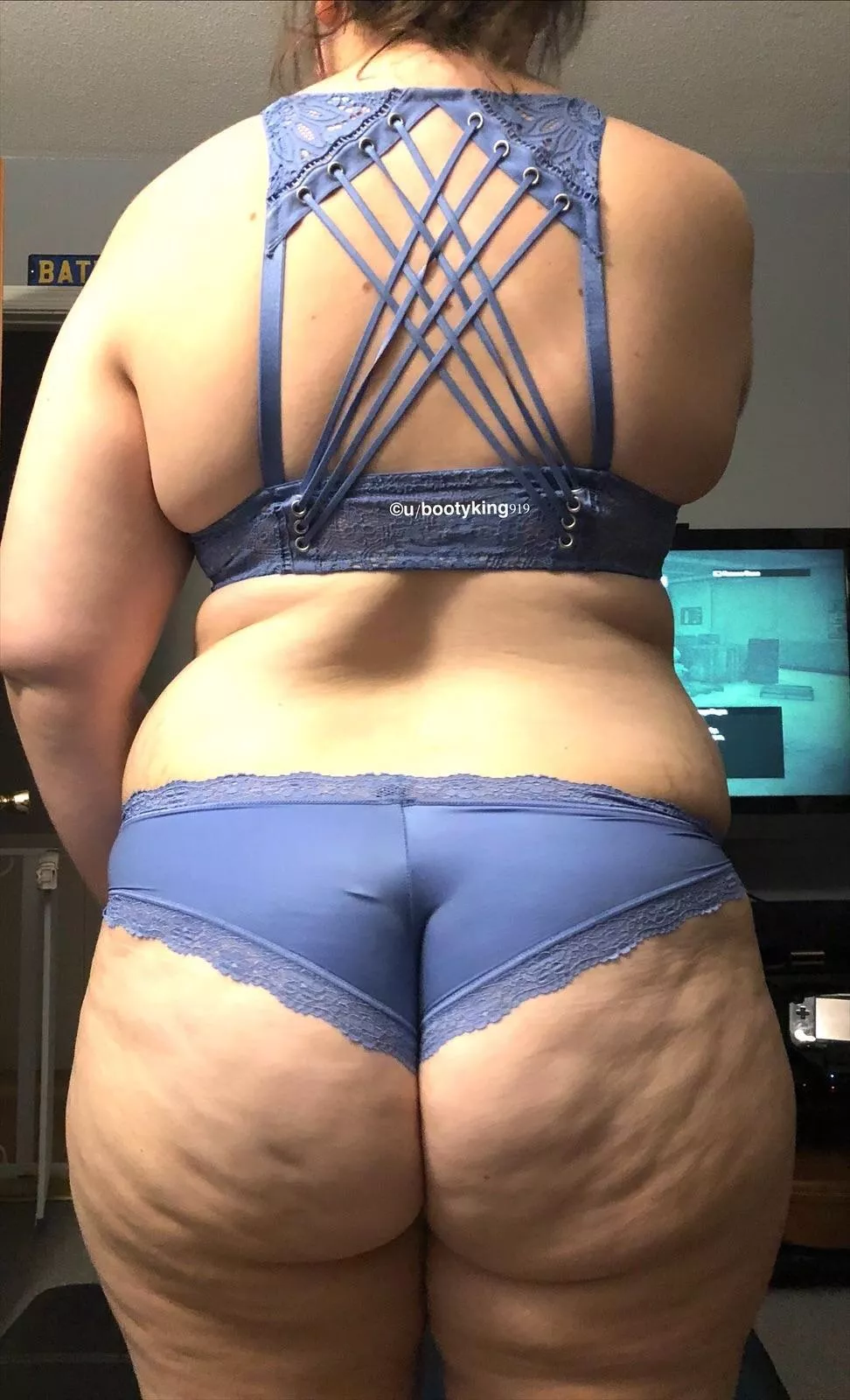 The back of this lingerie is so pretty posted by bootyking919