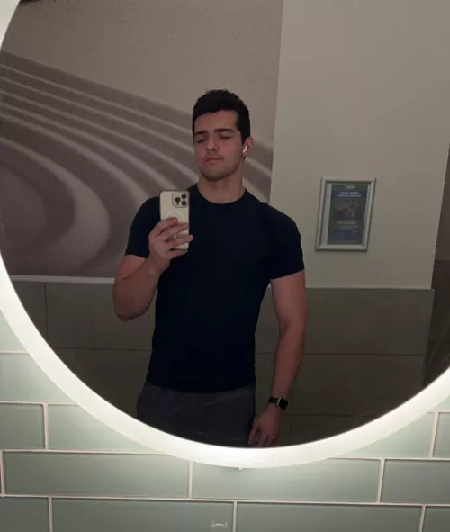 This lighting is making me really into myself I can’t lie 😂 by Meta-Galaxia