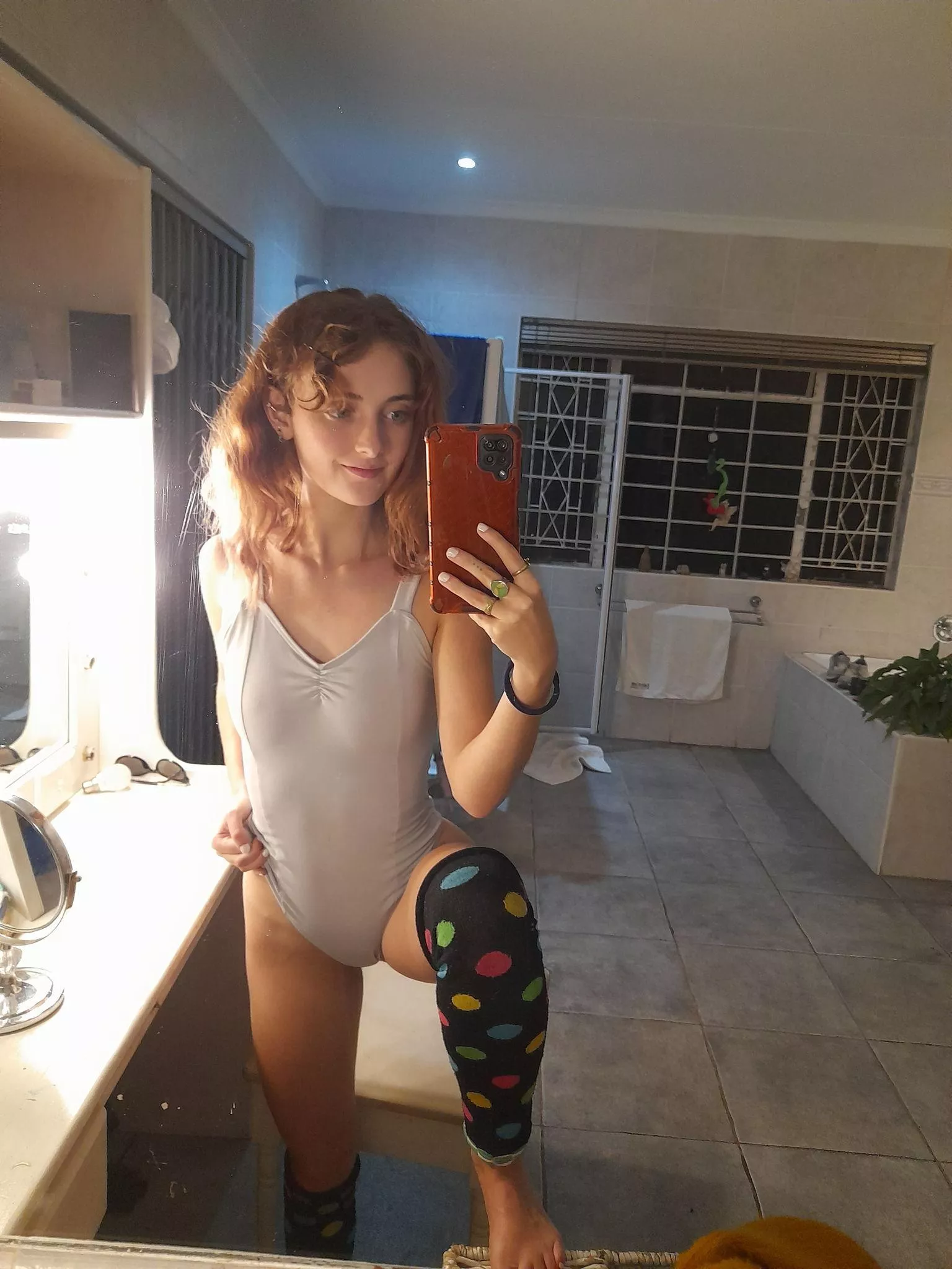 Took a mirror selfie, feeling cute! F18 [OC] posted by dewcarrot