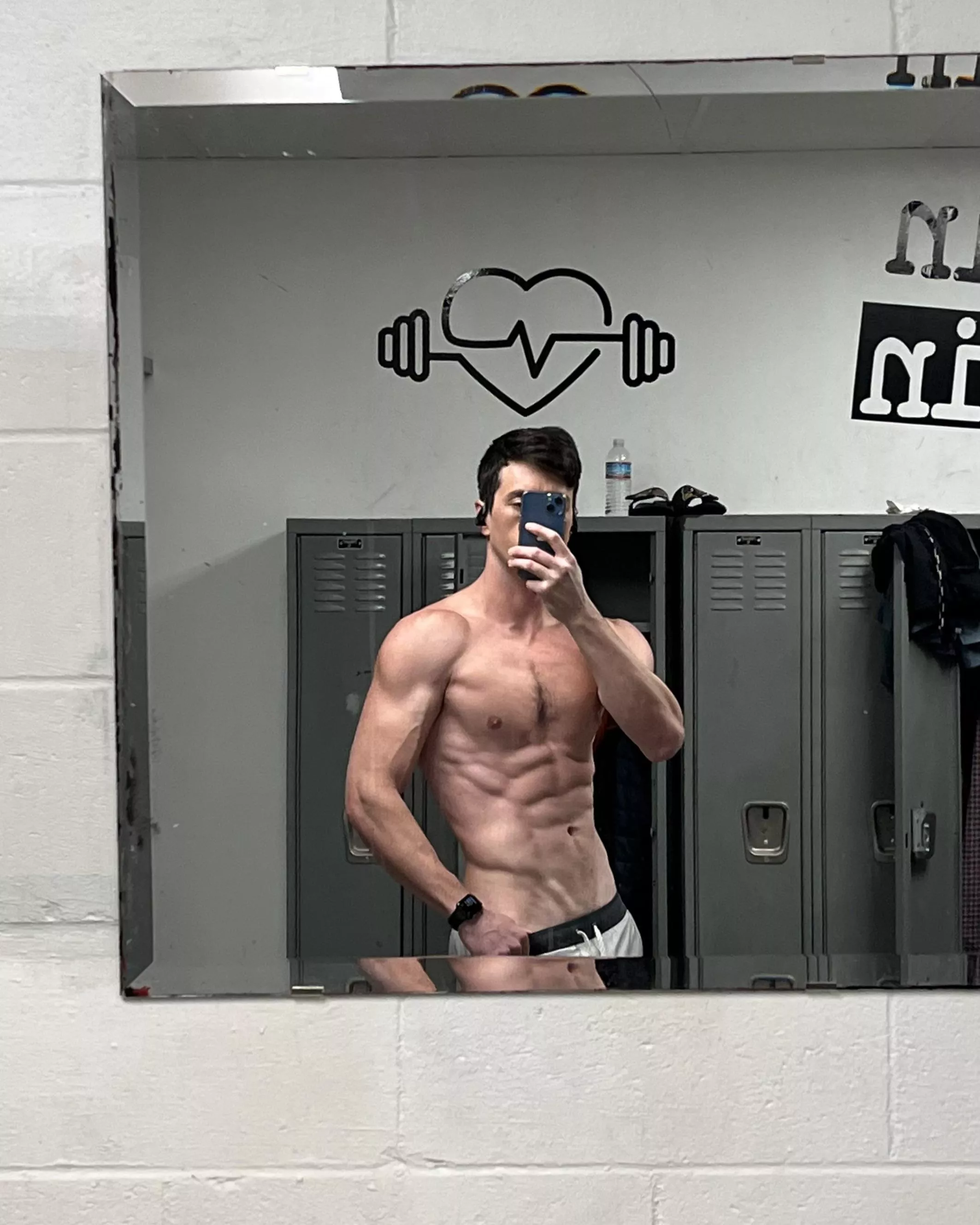 V with a pump. posted by Shred_and_Bread