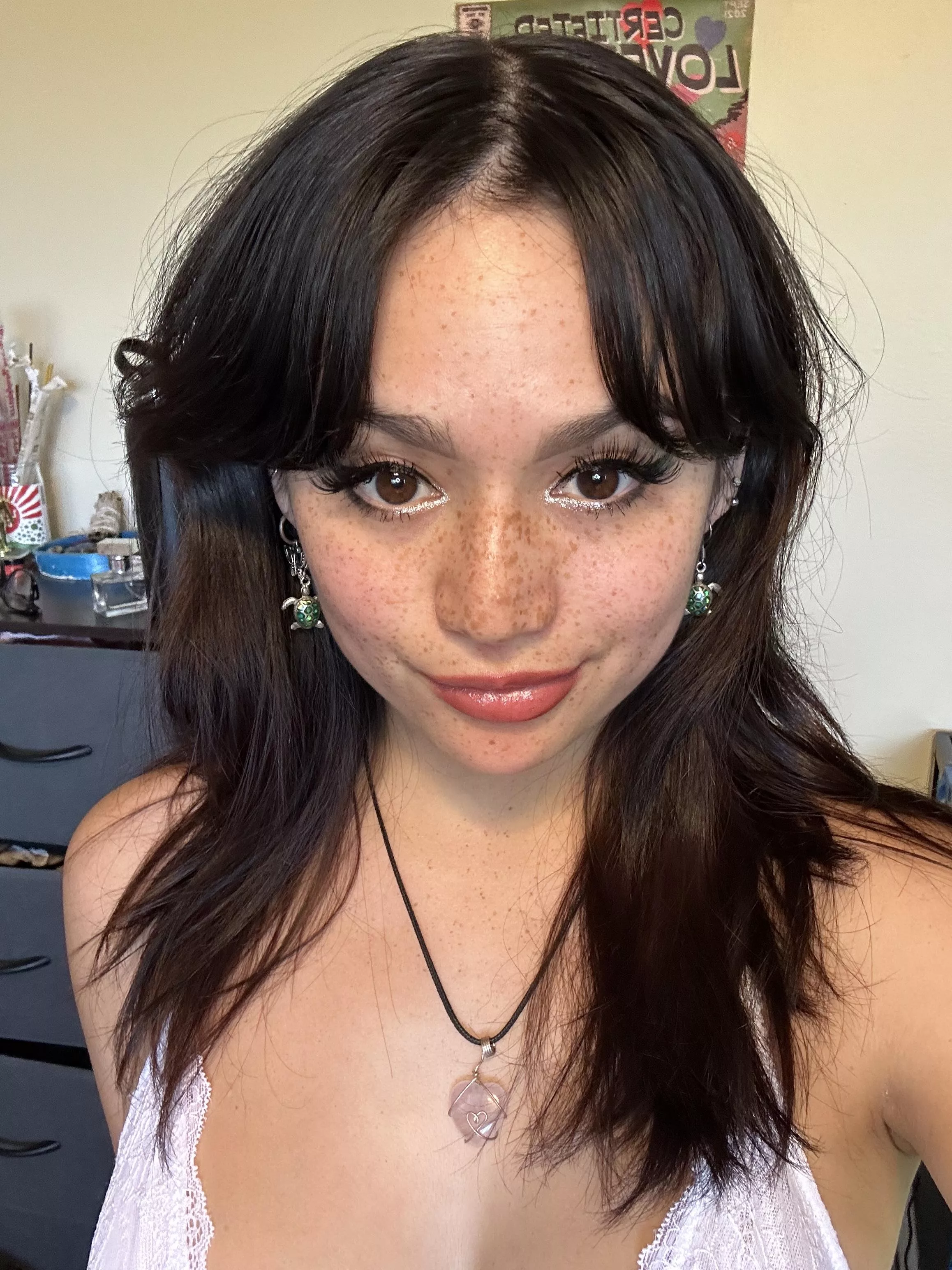 Waking up, natural face, tits and freckles posted by NumerousMutation