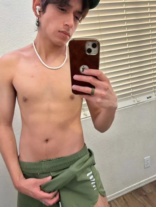 Wanna see what’s under? 🍃 by M4pl7