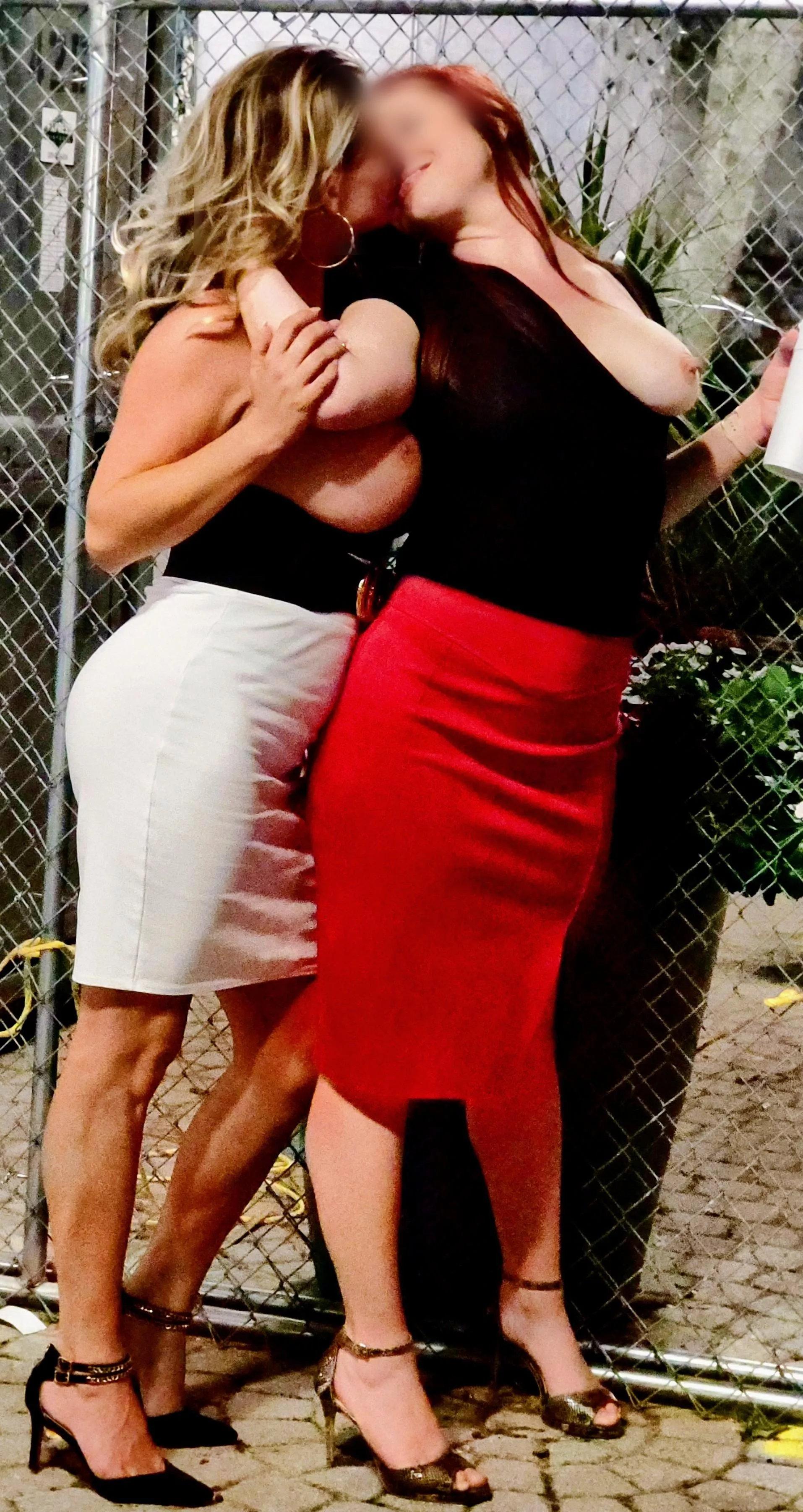 When we kissed under the streetlight posted by actuarial_venus