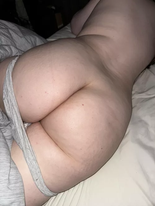 who doesn’t love a little jiggle by PennythePAWG