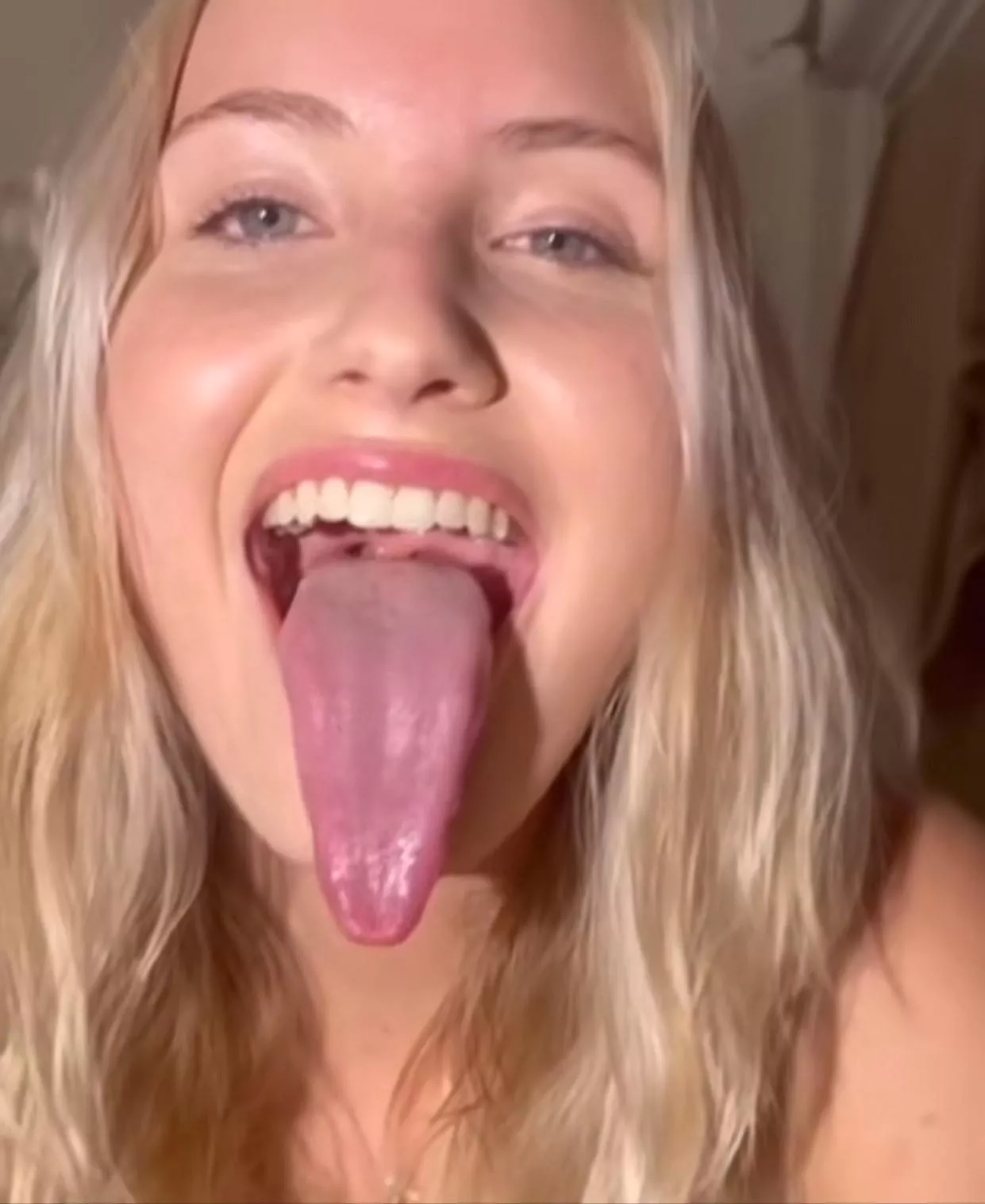 Who is she posted by _m3__