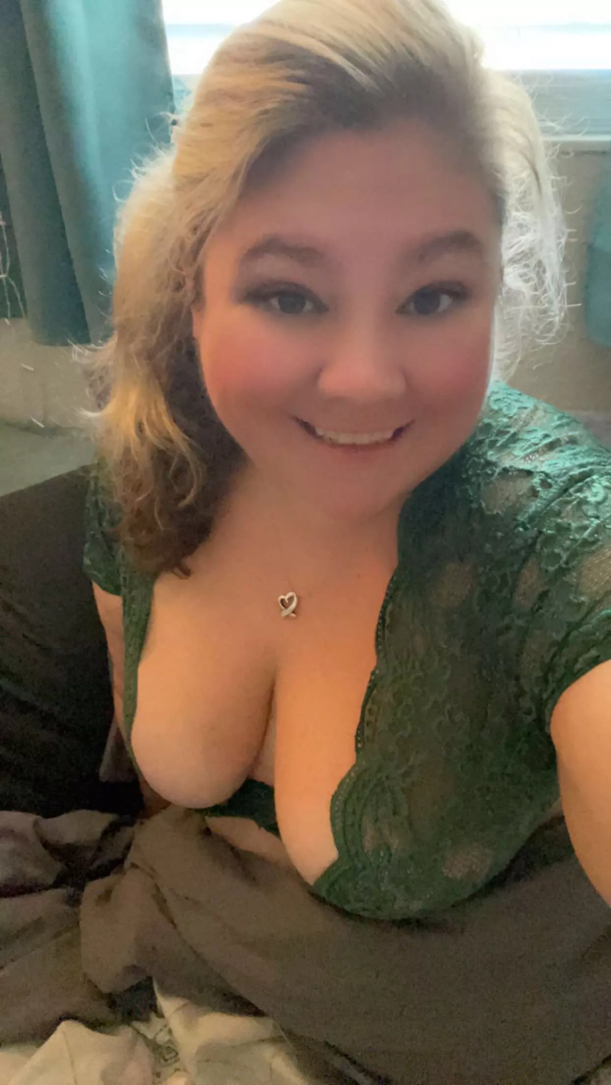 Wife shall play while hubby is away 😈 posted by ElizaMelons