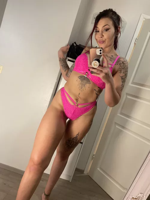 Would you worship this body, or let me worship yours :P by Fannystyloallwy