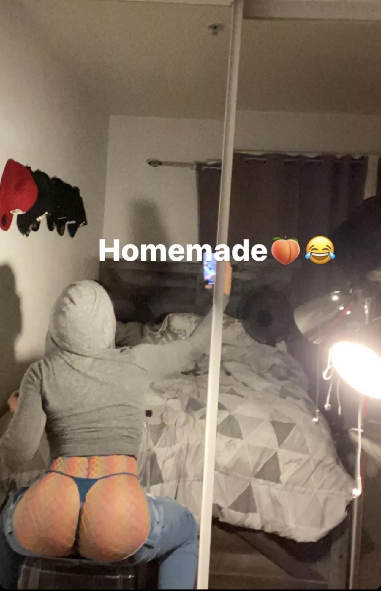 19🇸🇻| heyy what’s up , who’s into femboy latinos with a nice tight ass? more on my profile posted by FemboyAssTwerking