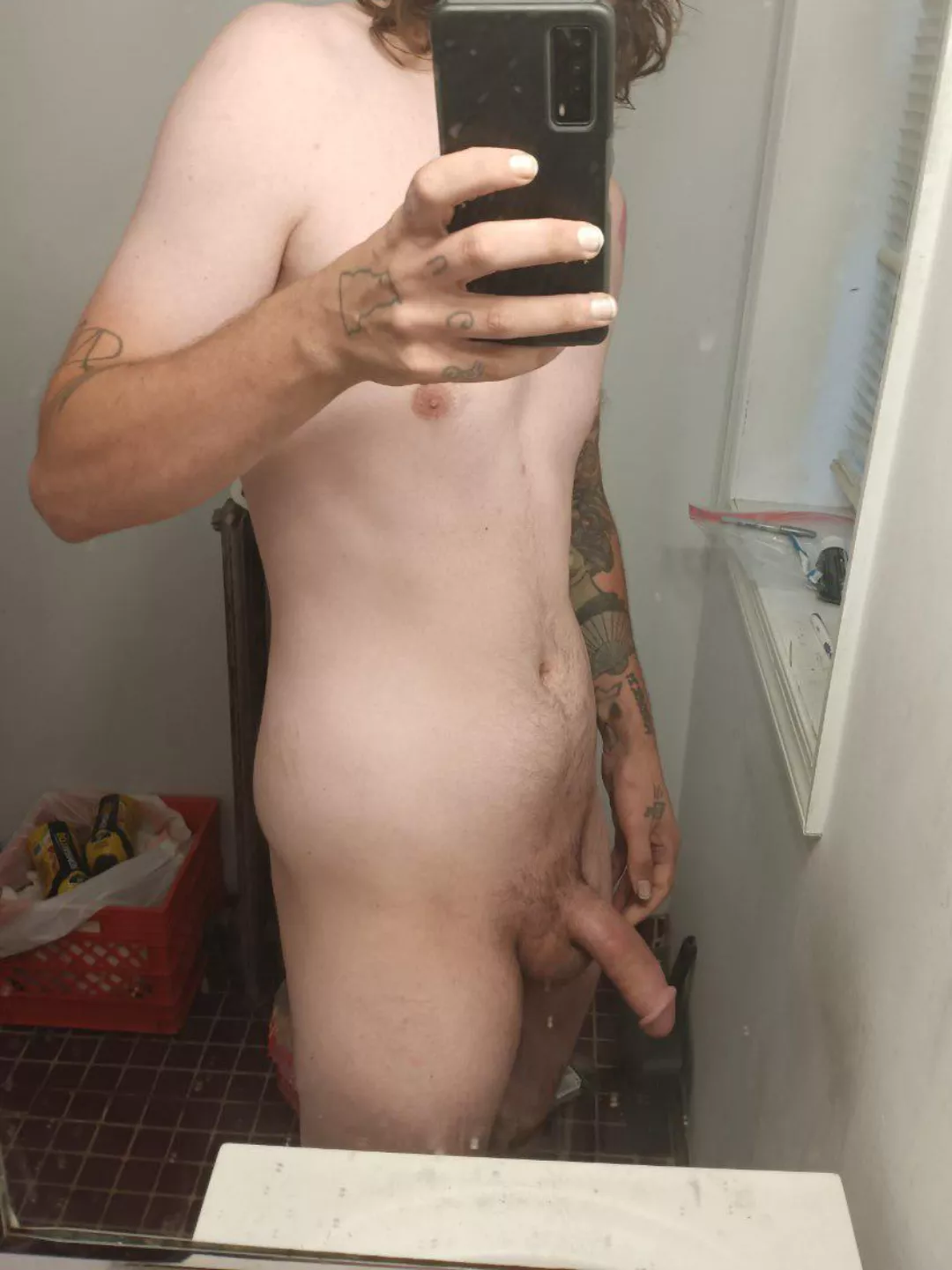 31 just like showing off and always a little horny posted by bigboi6669999