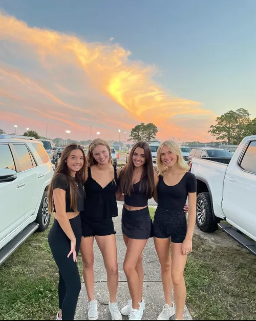 [4] Which one?? by [deleted]