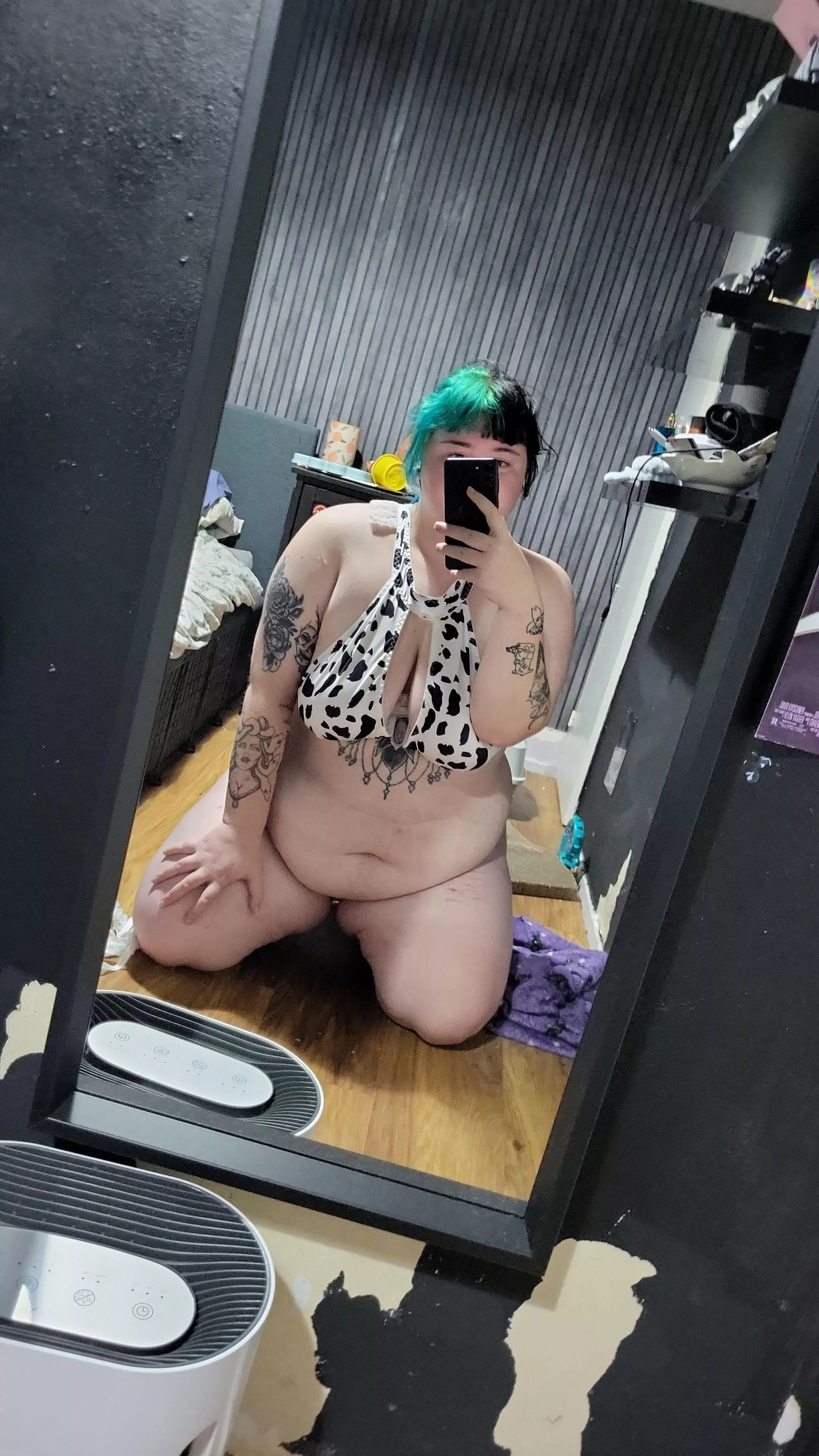 Big sexy cow 🐄❤️ posted by Emobabee0