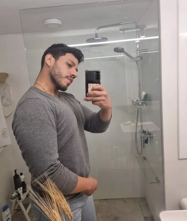 Bored un my room posted by Grandotesexy