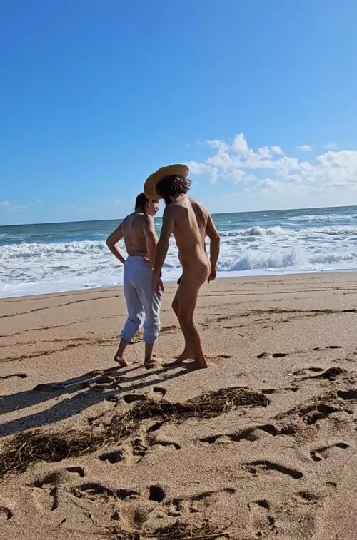 cfnm beach encounter by Lessclothing