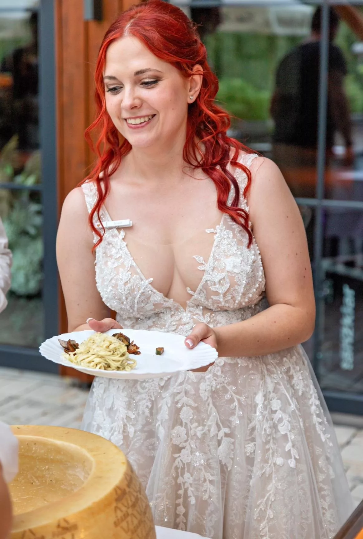 Deep Cleveage posted by Successful-Scar93