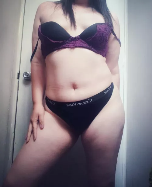 [F] Purple and black makes me feel awesome! by SeductiveSamyra