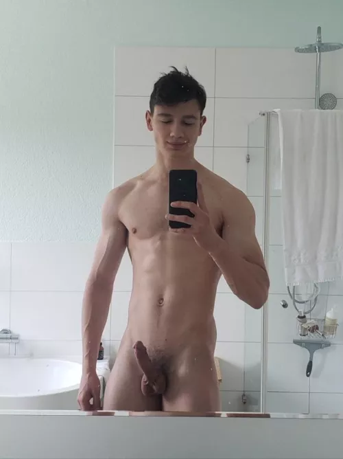 feeling thicc by leandavexx