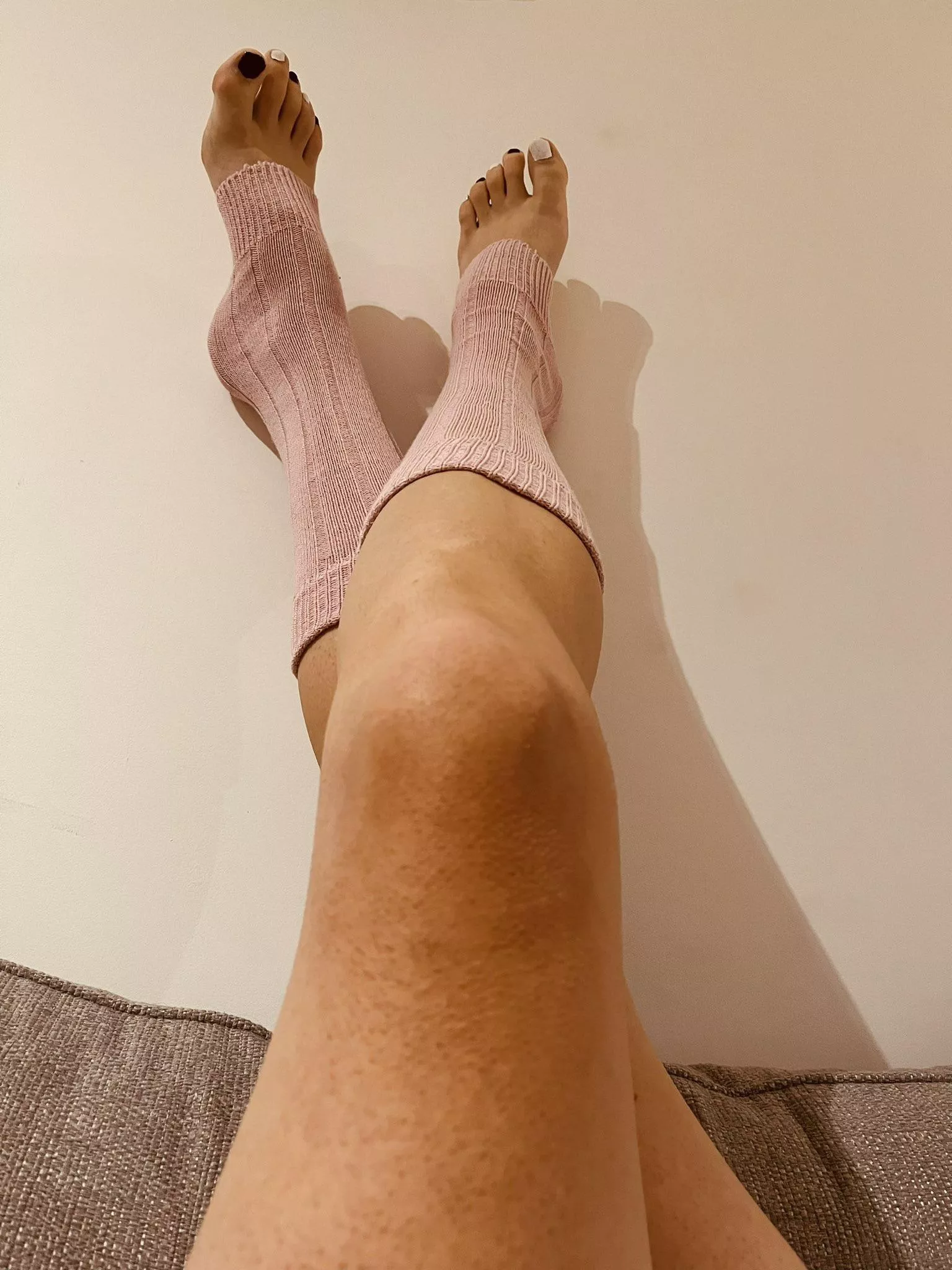 Finally got myself some cute leg warmers…have wanted some for ages! 🥰 posted by taylorlilyx