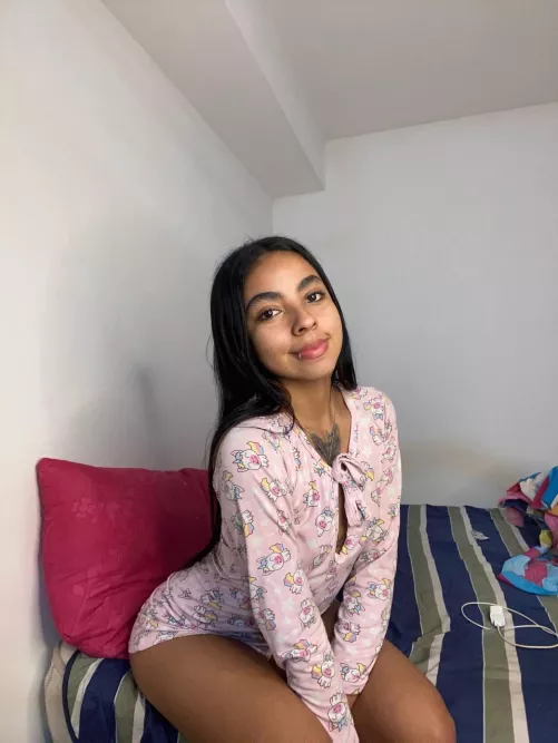 Good night papi, it’s gonna be hard for you to not to have a hard on just before bed by HistorcalPage