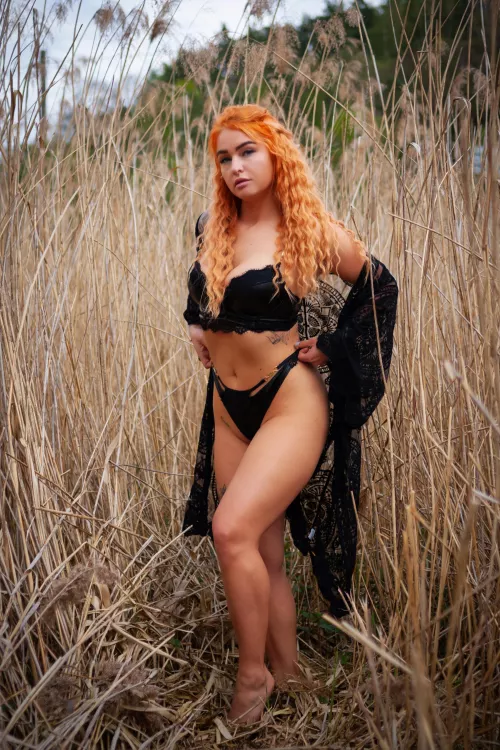 Hot redheaded girl by Harper_FY