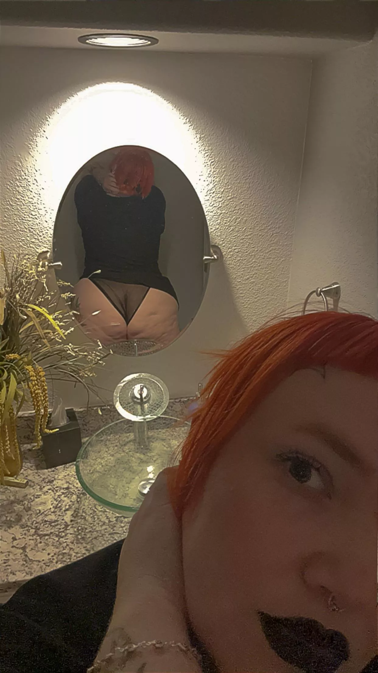 Just a cheeky peek, cause that ain't even the whole peach posted by Mercilys