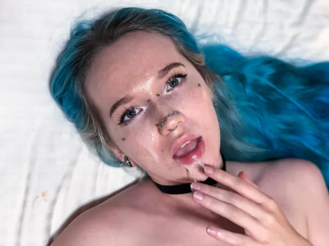 Morning blowjob, then cum on my face and selfies for you. by Scarletty62