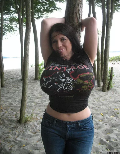 My favorite pic of Daphne! Although it's near impossible to choose! by Chitownwolf94