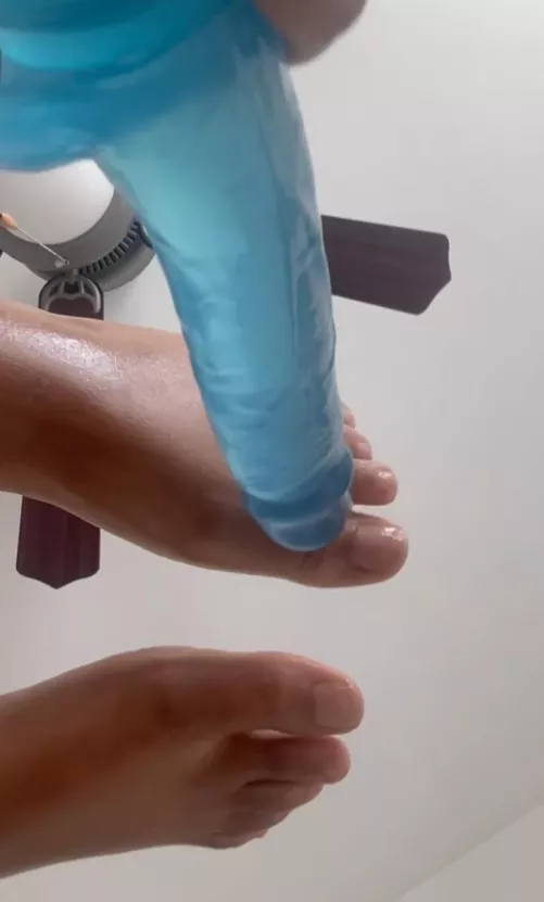 Never gave anyone a foot job before. Can i try it on you? by MadameMasked