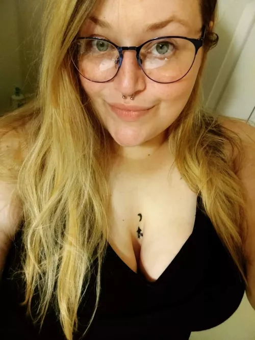 Older picture 🙂 by thickglitterpunkbish