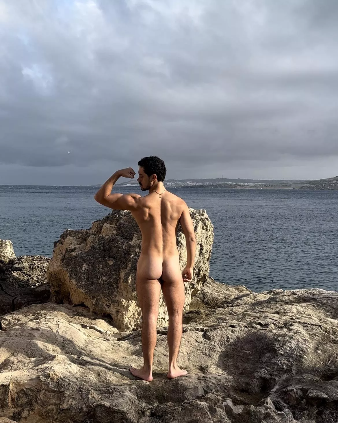 Sea Peek posted by notmyfrfraccount