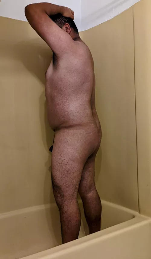 Shower time by Mini_Chimichanga