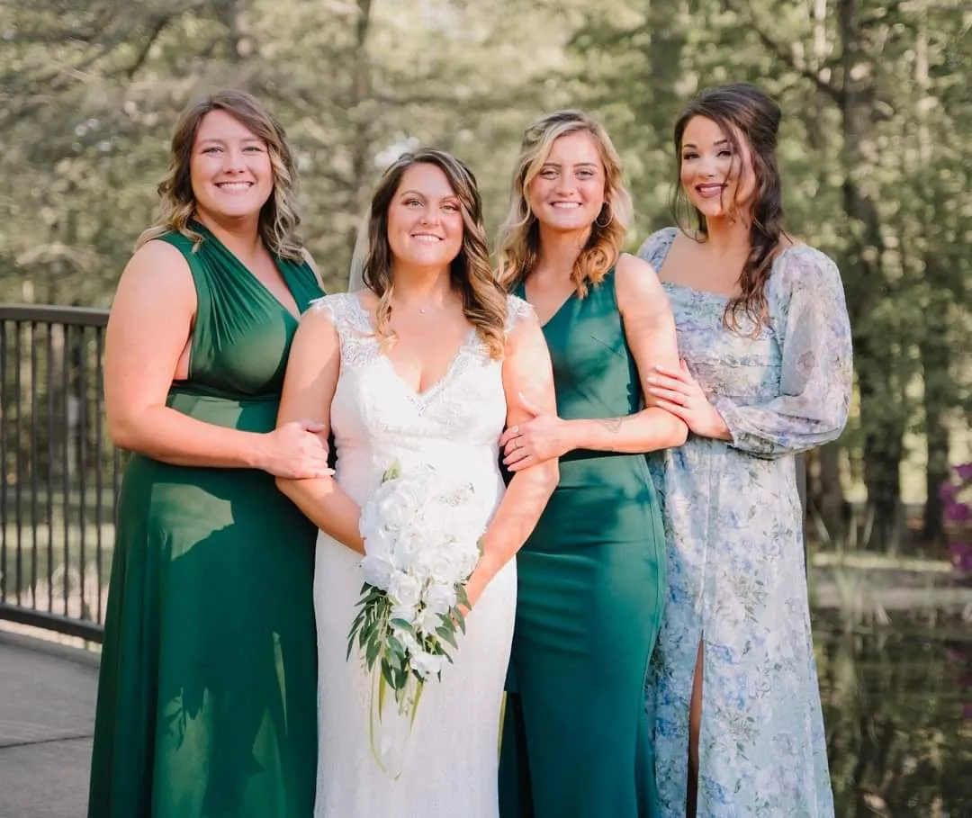 Sisters at wedding [4] posted by TheTruckingGod