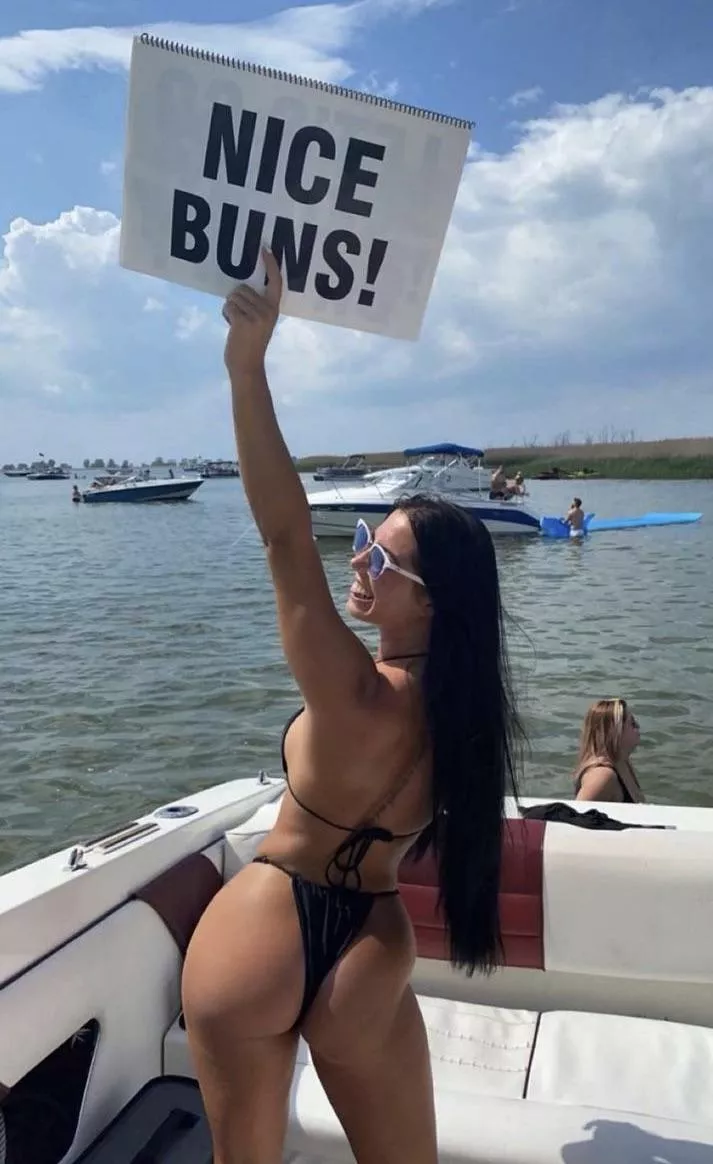 These nice buns needs a new g string bikini for The Moot next summer!! posted by 7mile_tay313