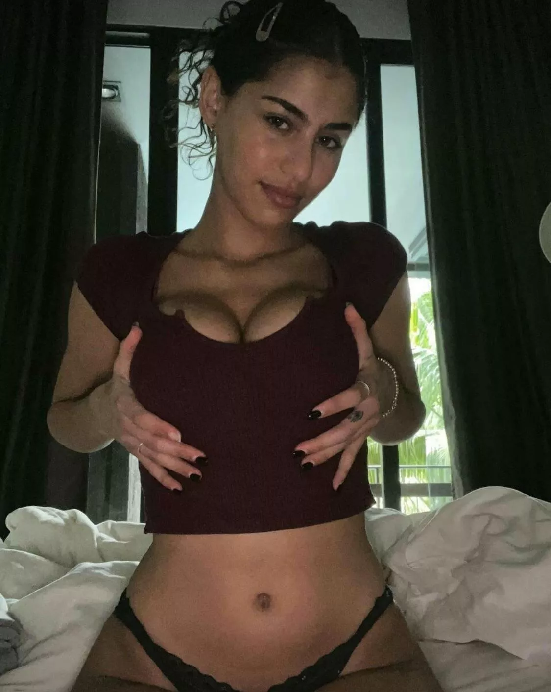 This love how this top looks on me, do you? posted by ThotessHylia