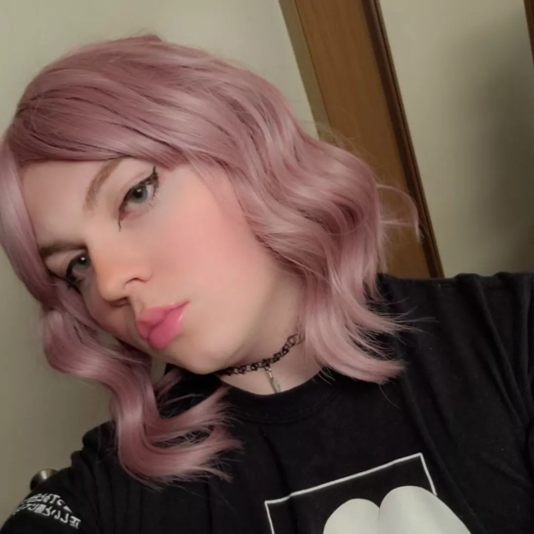 Ugh my makeup was so good for this pic posted by skyler_rise