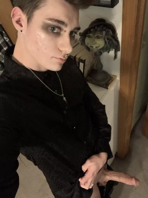 Anyone into actual goth guys? by PaytonTallSlim
