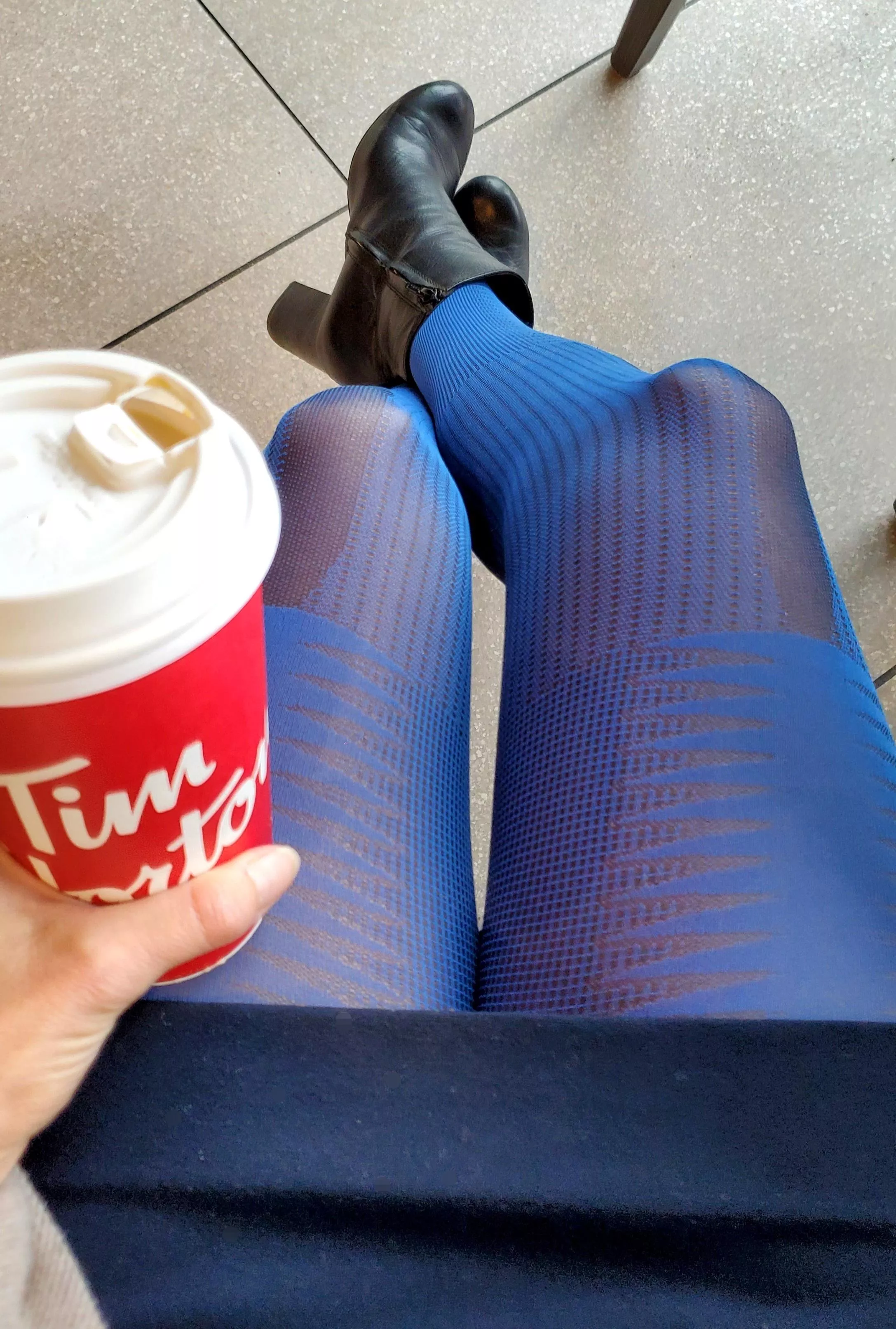 Coffee time.. do you want add some cream? posted by popruzhinka