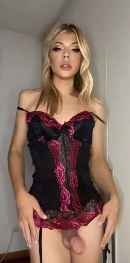 Do you accept dick pics from trans girl? by NeighborlyDenoion