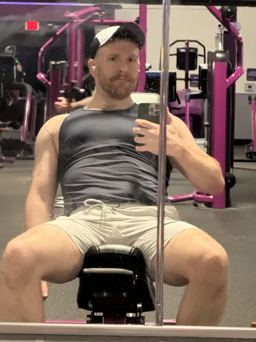 Going to the gym every day while watching my parent's dogs has me feeling more fit than usual :D by Sareth740