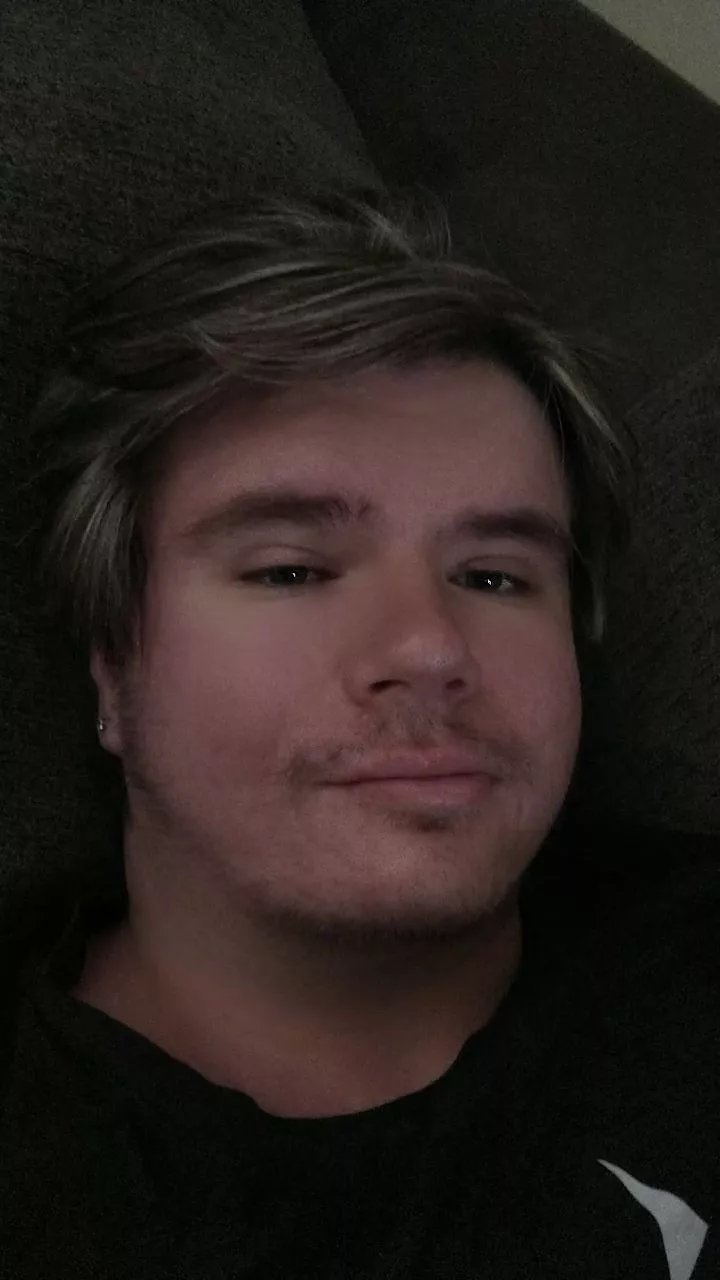 Got a haircut and some highlights posted by GuiltyHoneydew4604