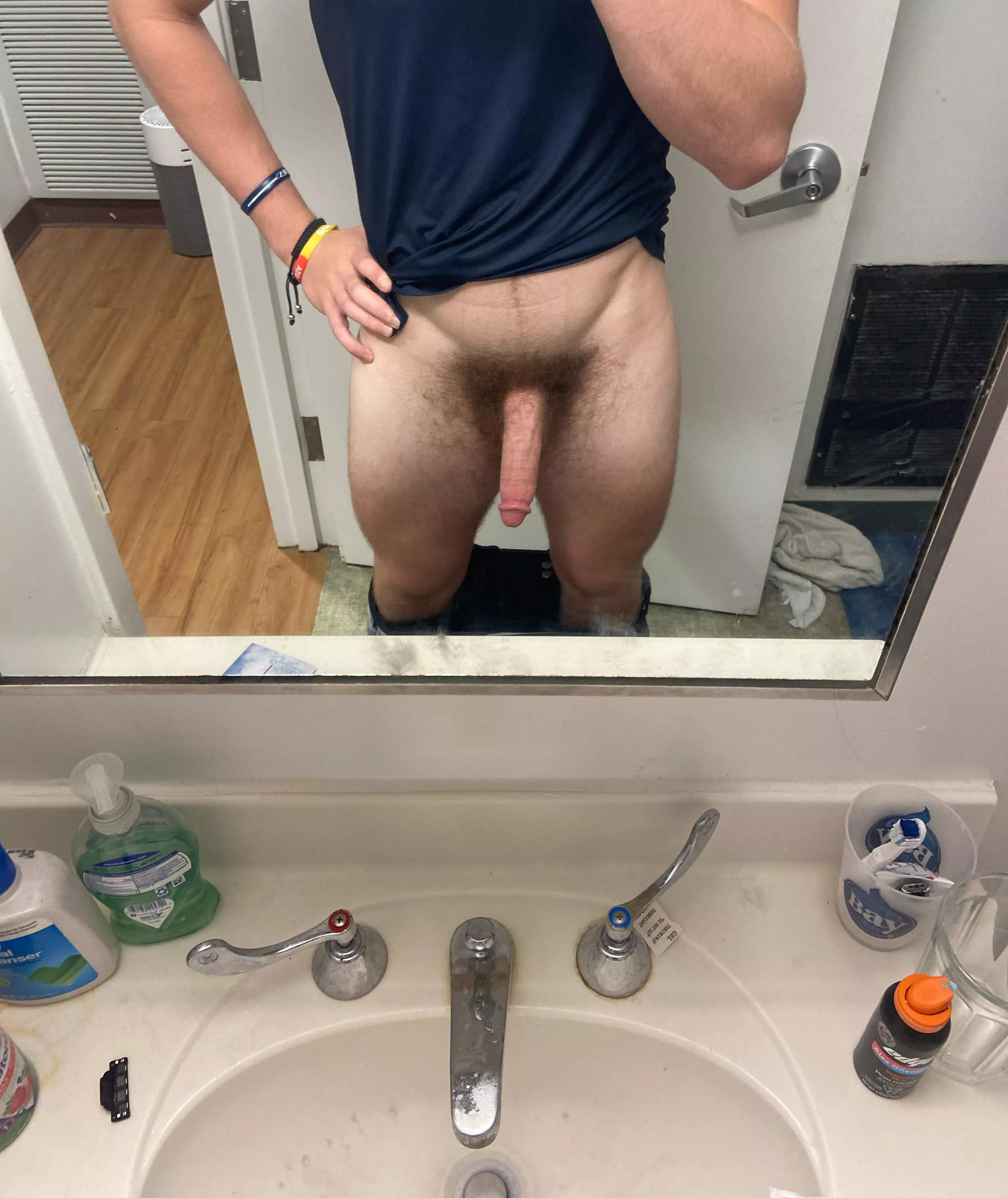 How do the legs look? posted by Ornery-Penalty-8686