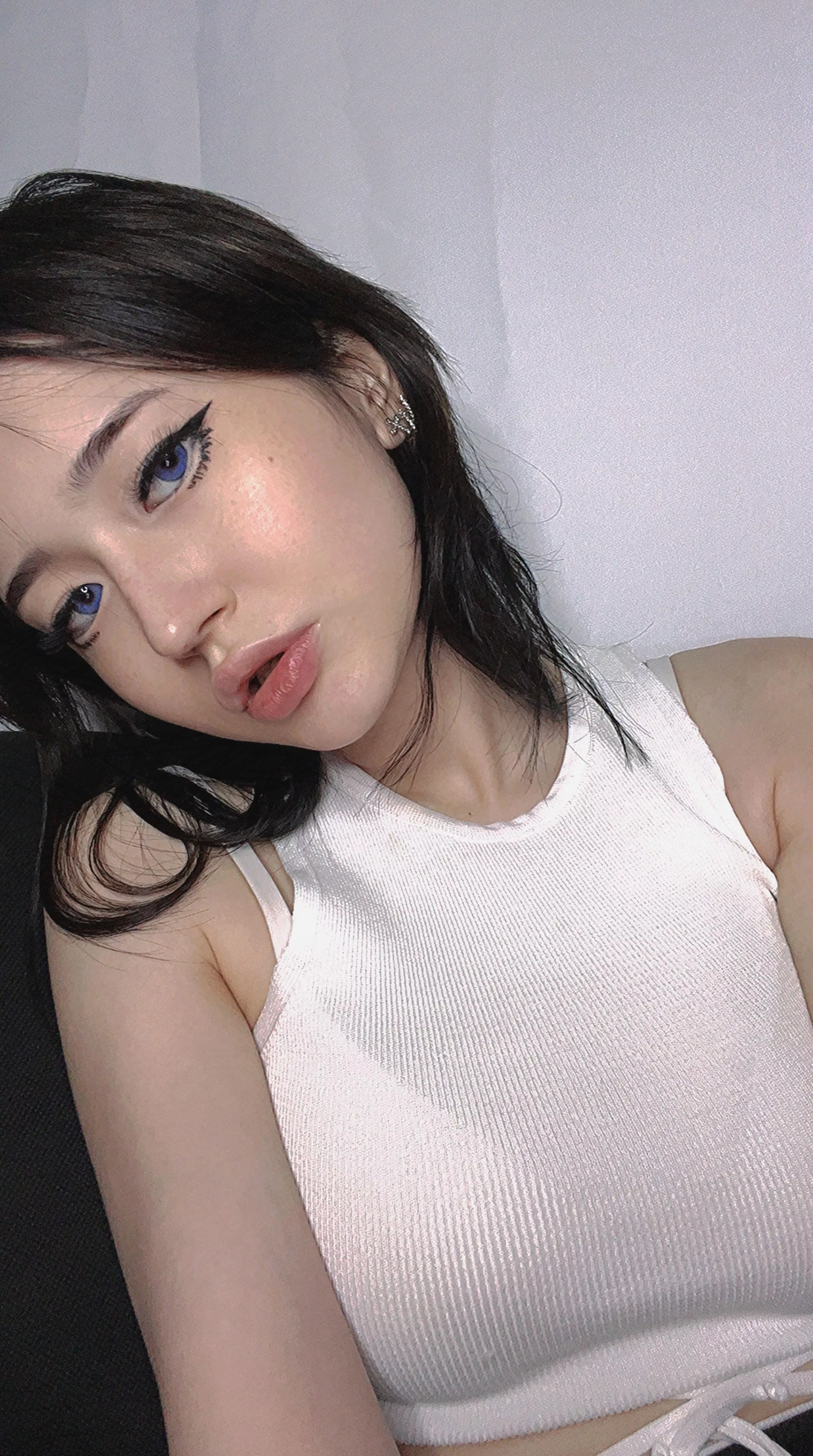 I always lacked attention as a child, so I make up for that childhood trauma with men I'm interested in posted by dooorr