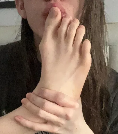 I cant help but kiss them by MissPirait