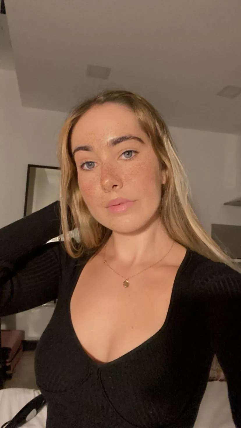 I know I'm small, but am I cute? posted by Sassygiiirl