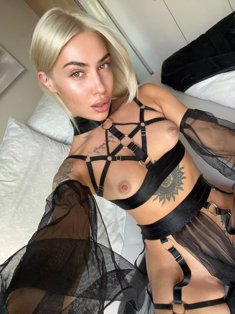 Is it true that girls with short hair want to fuck in the mouth a little more? posted by ReaSigler