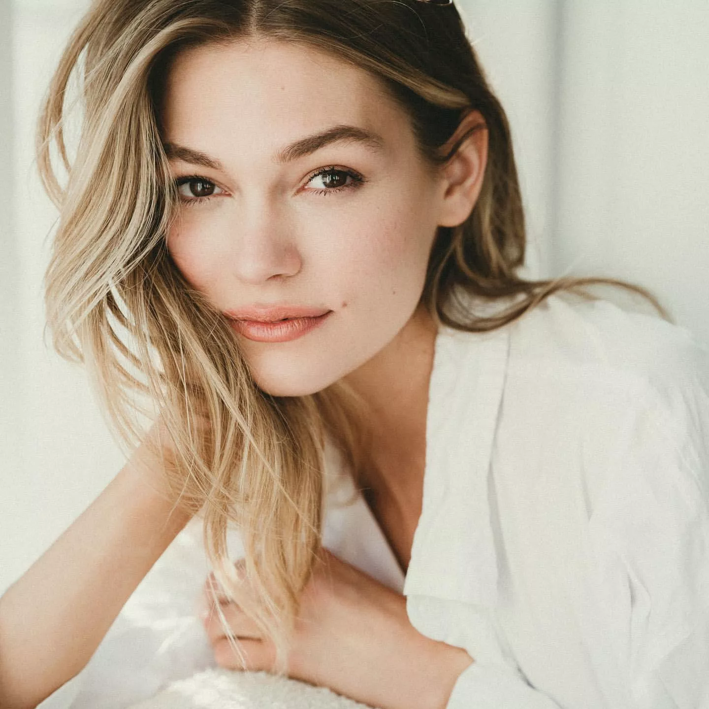 Julia Miller posted by HonestRunner